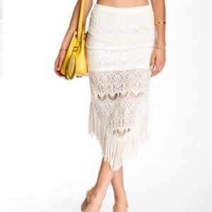 Nwt Romeo and Juliet Couture fringed lace skirt